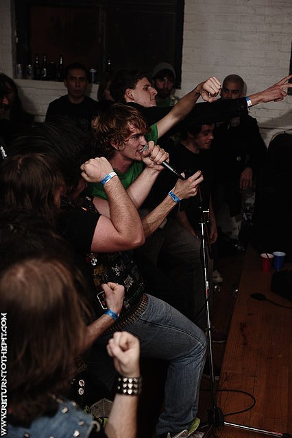 [thrasher on Nov 7, 2009 at Unit 12 (Allston, MA)]