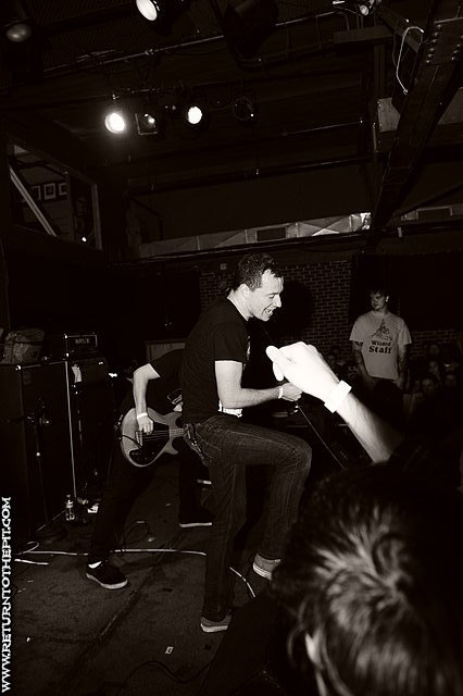 [touche amore on Sep 28, 2010 at Harpers Ferry (Allston, MA)]