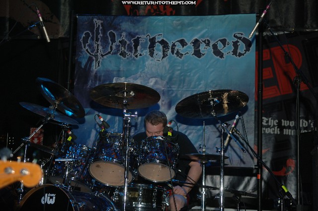 [withered on Apr 30, 2006 at the Palladium - mainstage (Worcester, Ma)]
